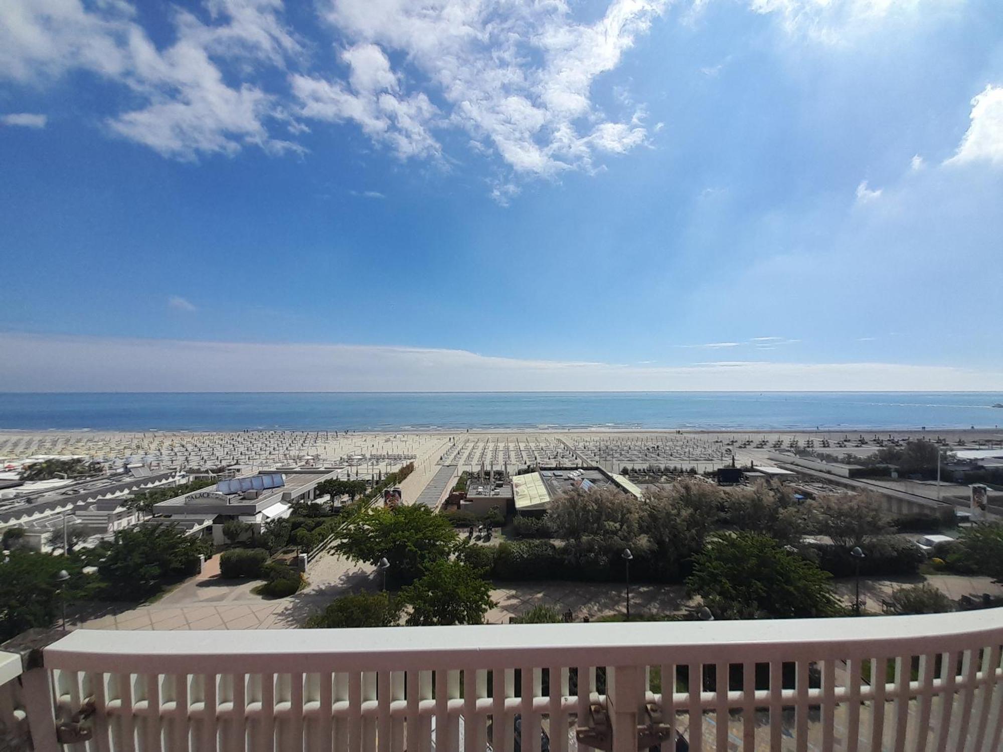 Hotel Delfino Milano Marittima Exterior foto